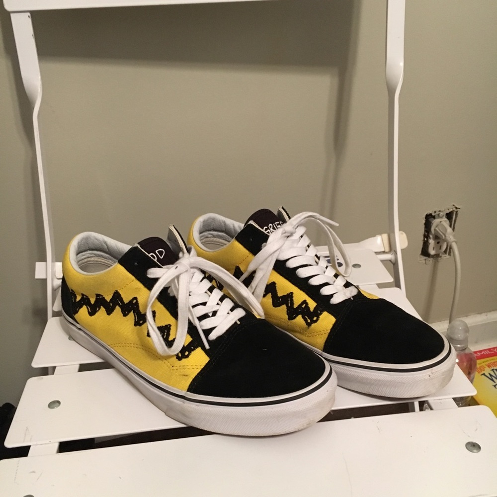 vans old skool peanuts charlie brown